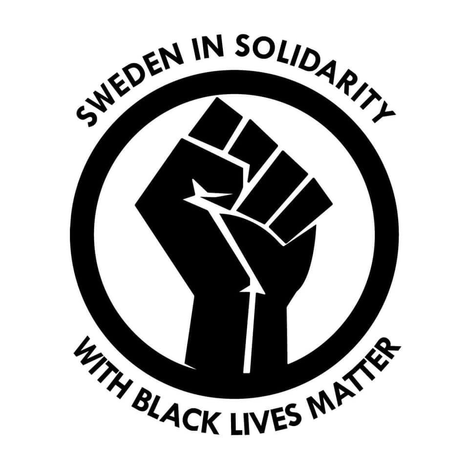 Bild på knyten näve med texten Sweden in solidarity with Black Lives Matter.